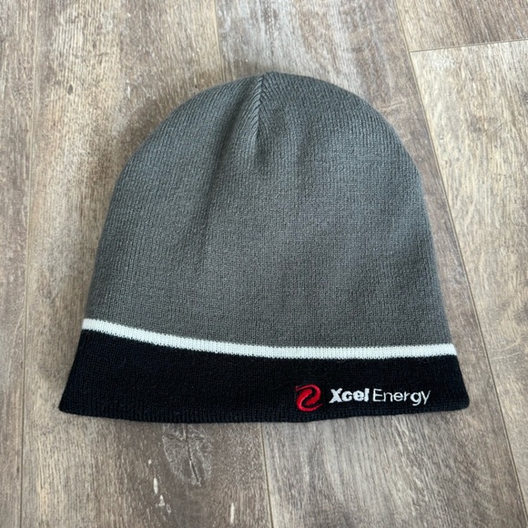 Reversible Colorado Avalanche Hockey Blue and Black Beanie - Picture 3 of 3